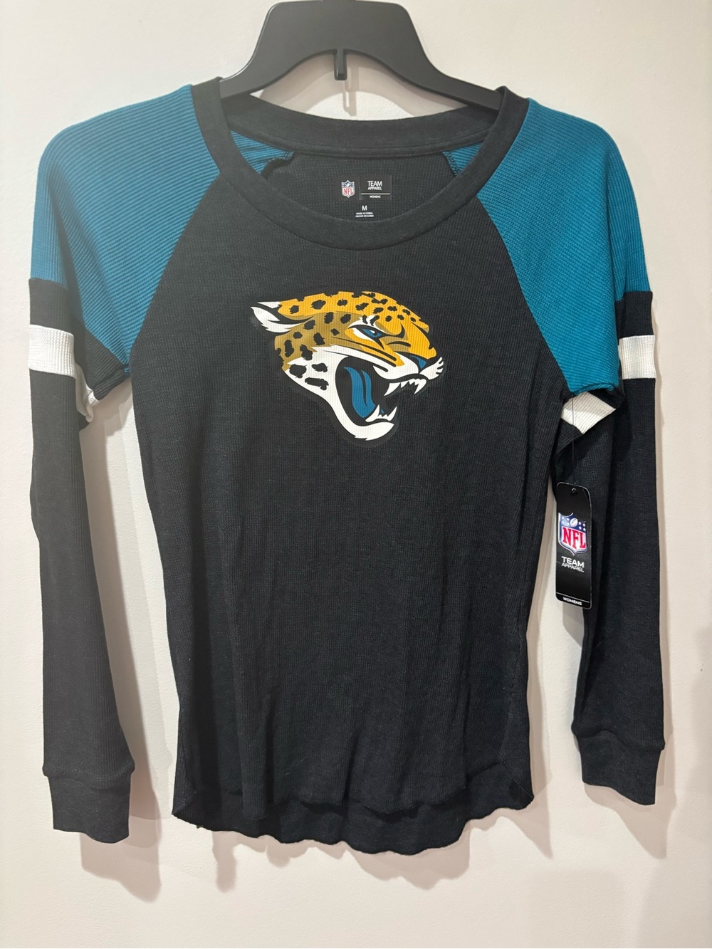 New Women’s Jaguars Thermal Shirt Medium
